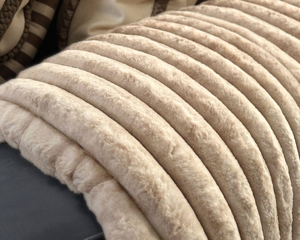 Plaid imitatiebont Rib Rabbit Fur zand 150 x 200 cm, voor bank en bed