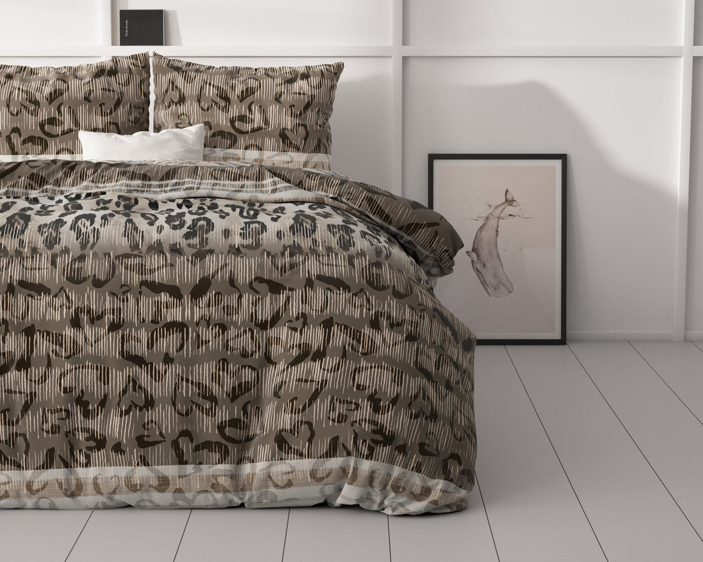 Dekbedovertrek microvezel luipaardprint taupe 200 x 220 cm, met kussenslopen 60 x 70 cm