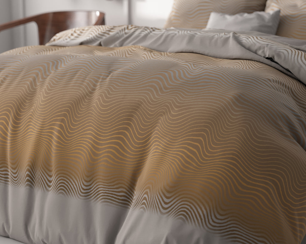 Dekbedovertrek Boyd oranje met golvend lijnenpatroon en taupe achterzijde 240 x 220 cm