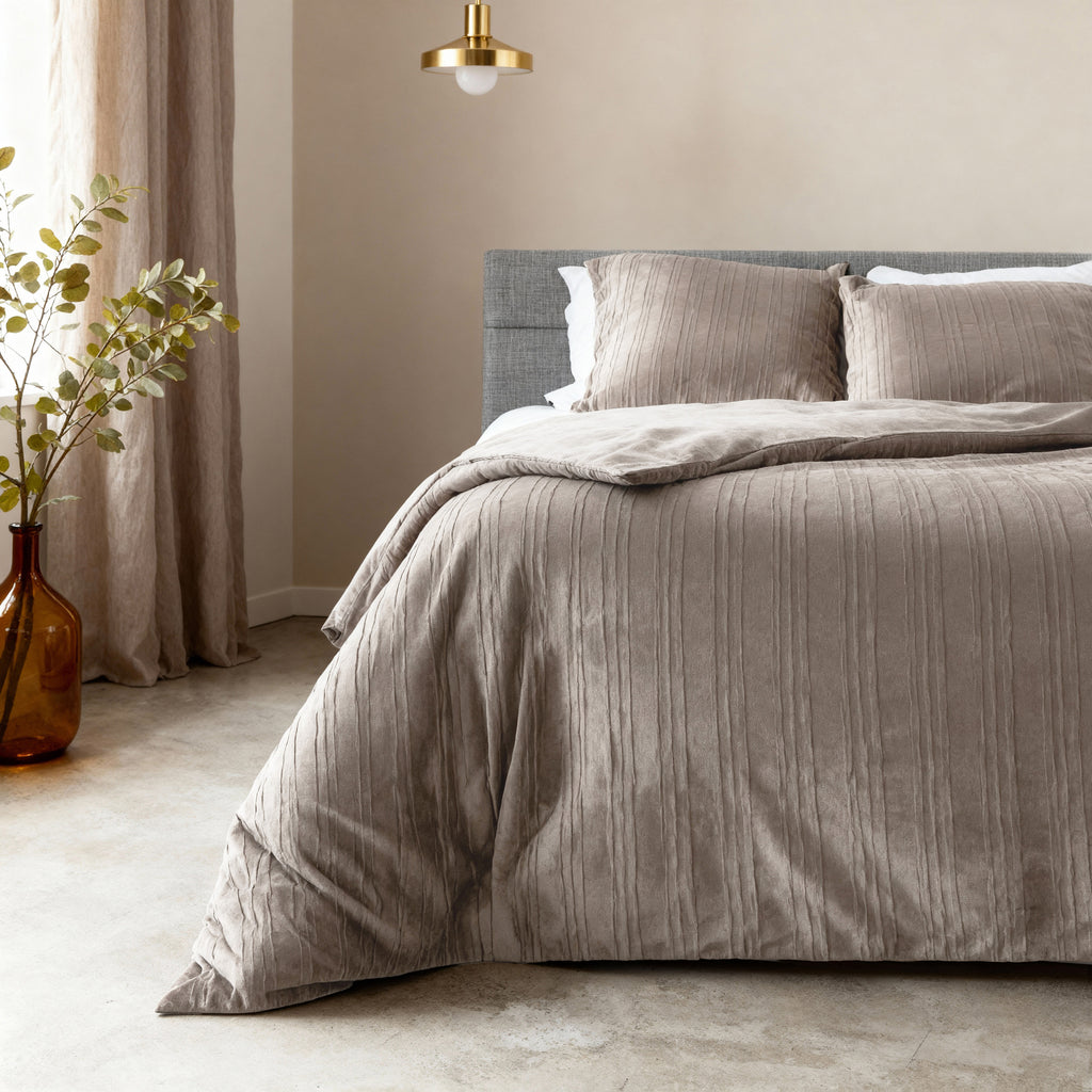 Dekbedovertrek fluweel taupe/grijs 140 x 220 cm, met 1 kussensloop voor de slaapkamer
