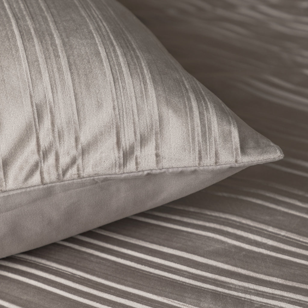 Dekbedovertrek fluweel taupe/grijs 140 x 220 cm, met 1 kussensloop voor de slaapkamer