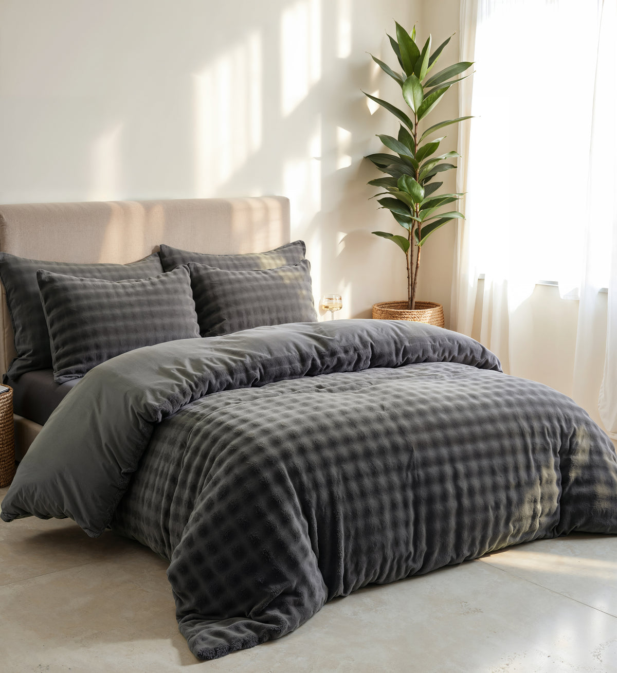 Dekbedovertrek pompom flanel fleece antraciet 240 x 220 cm, met kussenslopen voor de slaapkamer