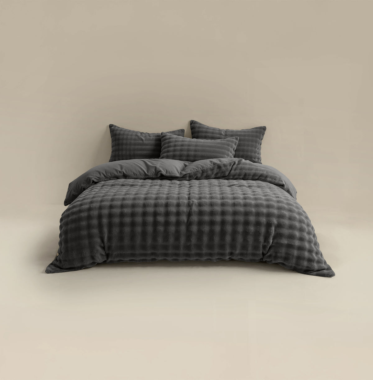 Dekbedovertrek pompom flanel fleece antraciet 240 x 220 cm, met kussenslopen voor de slaapkamer