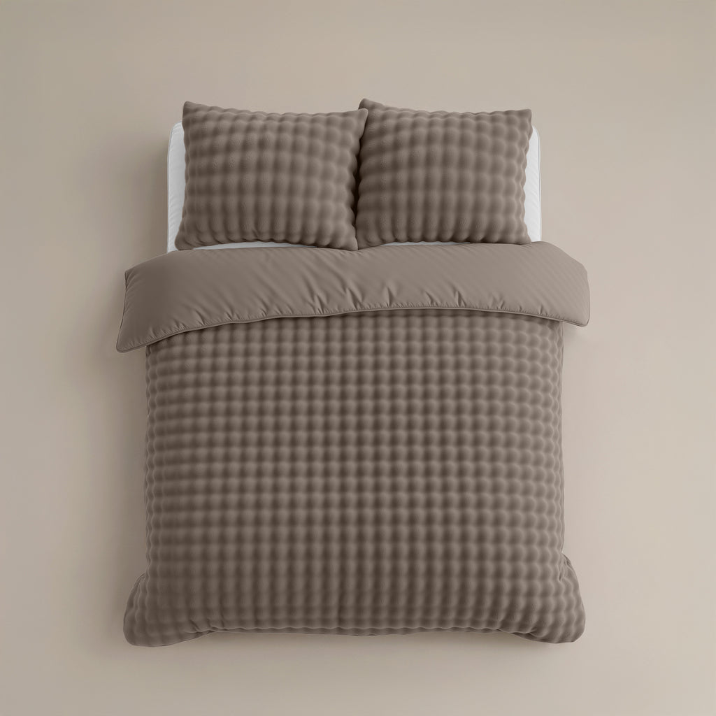 Dekbedovertrek pompon flanel fleece taupe 140 x 220 cm, met kussenslopen voor de slaapkamer