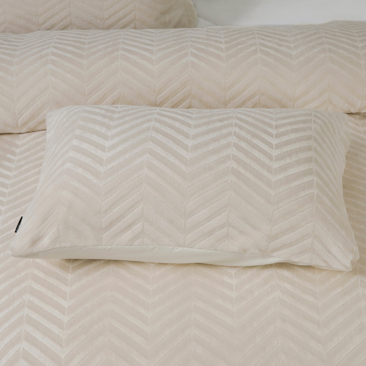 Dekbedovertrek teddy polyester chevron crème 240 x 200/220 cm, met kussenslopen