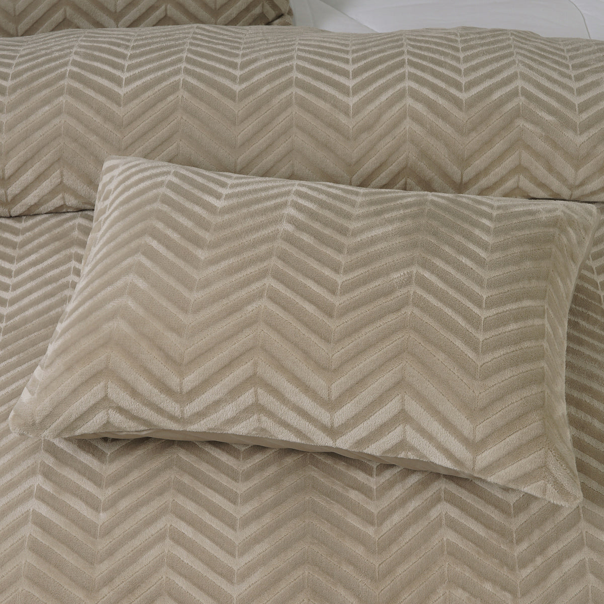 Dekbedovertrek teddy polyester chevron taupe 140 x 200/220 cm, met kussensloop en drukknopen