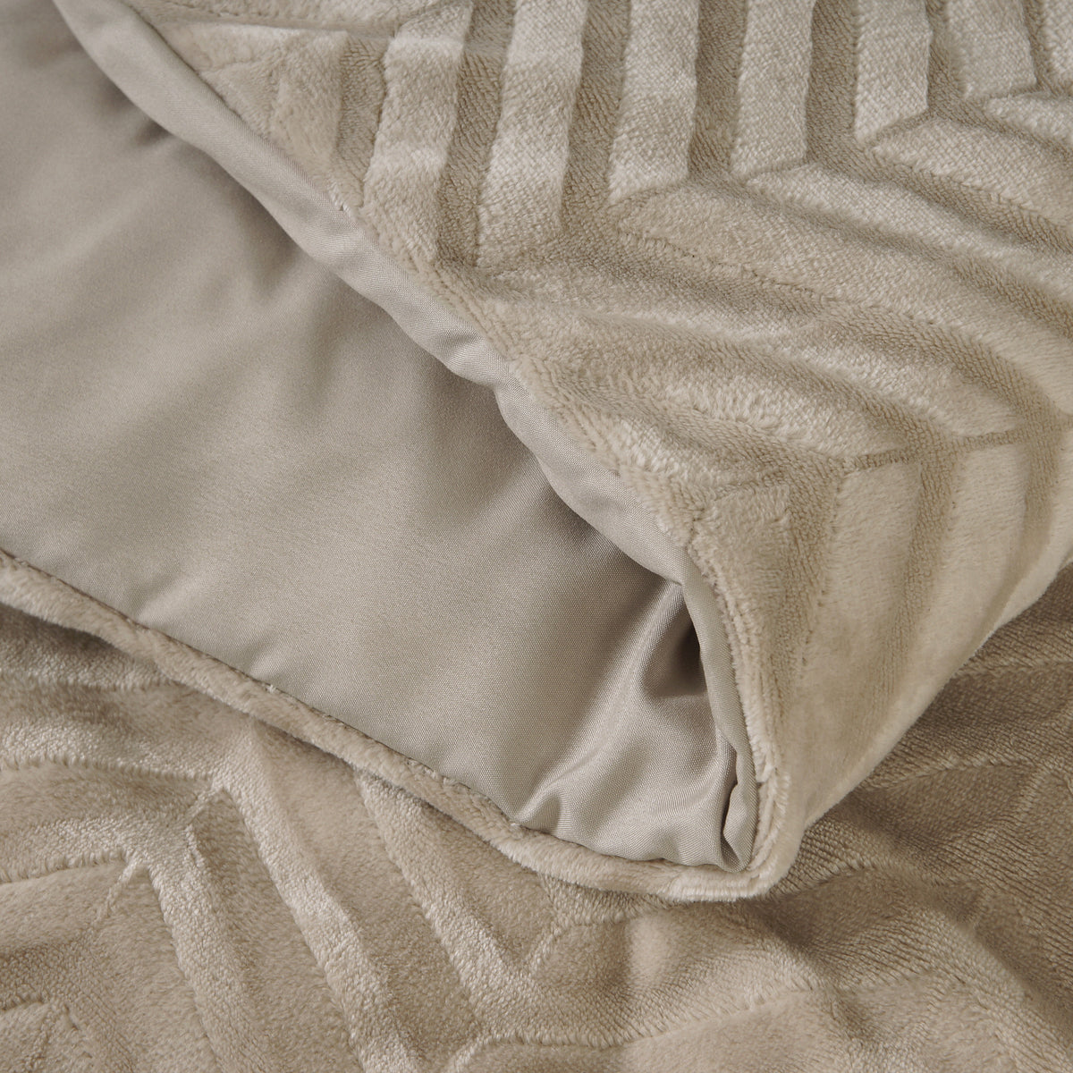 Dekbedovertrek teddy polyester chevron taupe 140 x 200/220 cm, met kussensloop en drukknopen