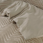 Dekbedovertrek teddy polyester chevron taupe 140 x 200/220 cm, met kussensloop en drukknopen