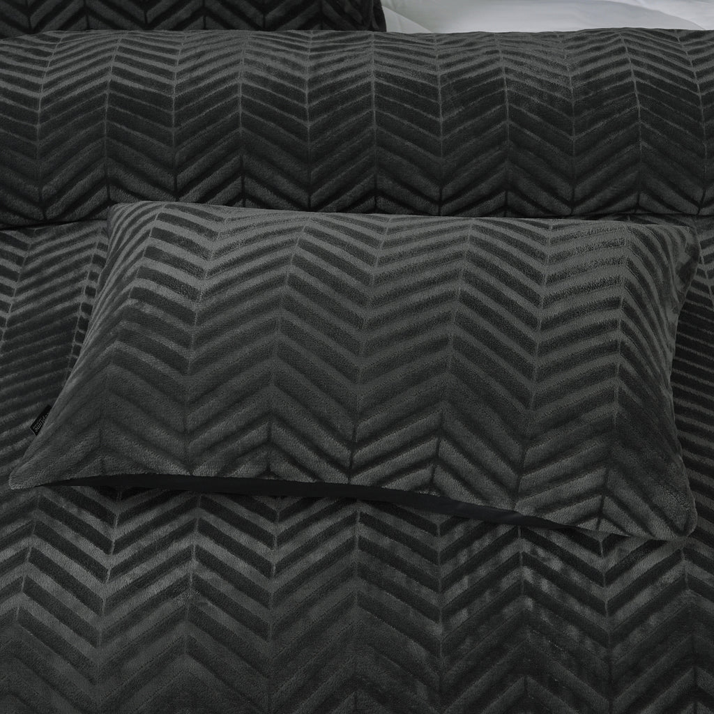 Dekbedovertrek teddy polyester Chevron antraciet 140 x 200/220 cm, met kussensloop, visgraatmotief