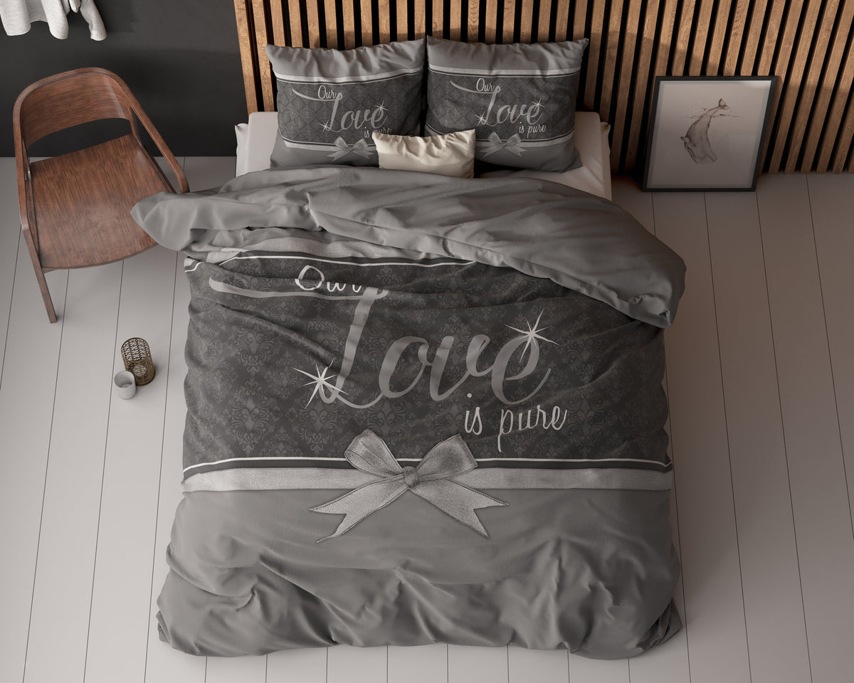 Dekbedovertrek Pure Liefde grijs 200 x 200/220 cm, met print Our Love is pure