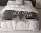 Dekbedovertrek Pure Liefde wit met donkergrijs vlak, tekst Our Love is pure, 200 x 200/220 cm