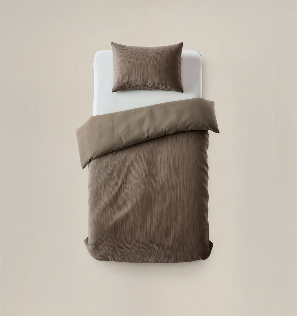 Dekbedovertrek fluweel effen taupe 140 x 220 cm, met 1 kussensloop 60 x 70 cm