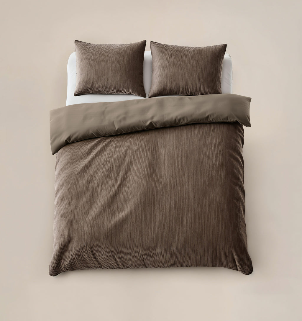 Dekbedovertrek fluweel effen taupe 240 x 220 cm, set met 2 kussenslopen 60 x 70 cm voor de slaapkamer