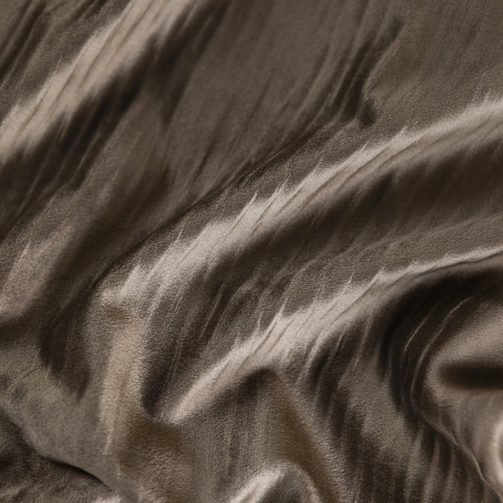 Dekbedovertrek fluweel effen taupe 240 x 220 cm, set met 2 kussenslopen 60 x 70 cm voor de slaapkamer