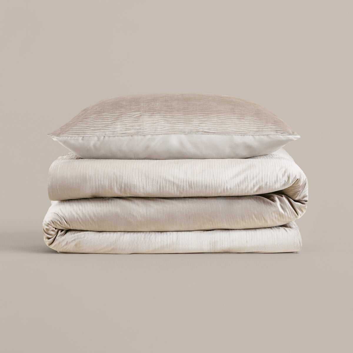 Dekbedovertrek fluweel crème 140 x 220 cm, met 1 kussensloop 60 x 70 cm