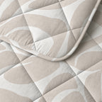 Lazy dekbed polyester microvezel taupe/zand Kello 200 x 220 cm, met 2 kussenslopen 60 x 70 cm