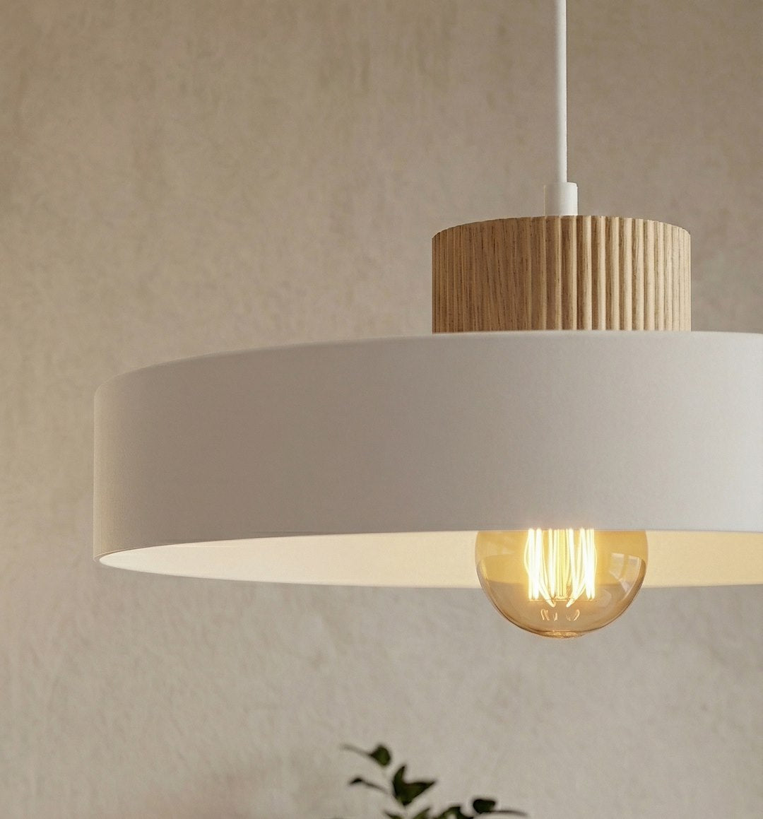 Hanglamp gepoedercoat staal en hout Scandinavisch Kivi wit, 1 fitting E27, verstelbare hoogte, breedte 35 cm