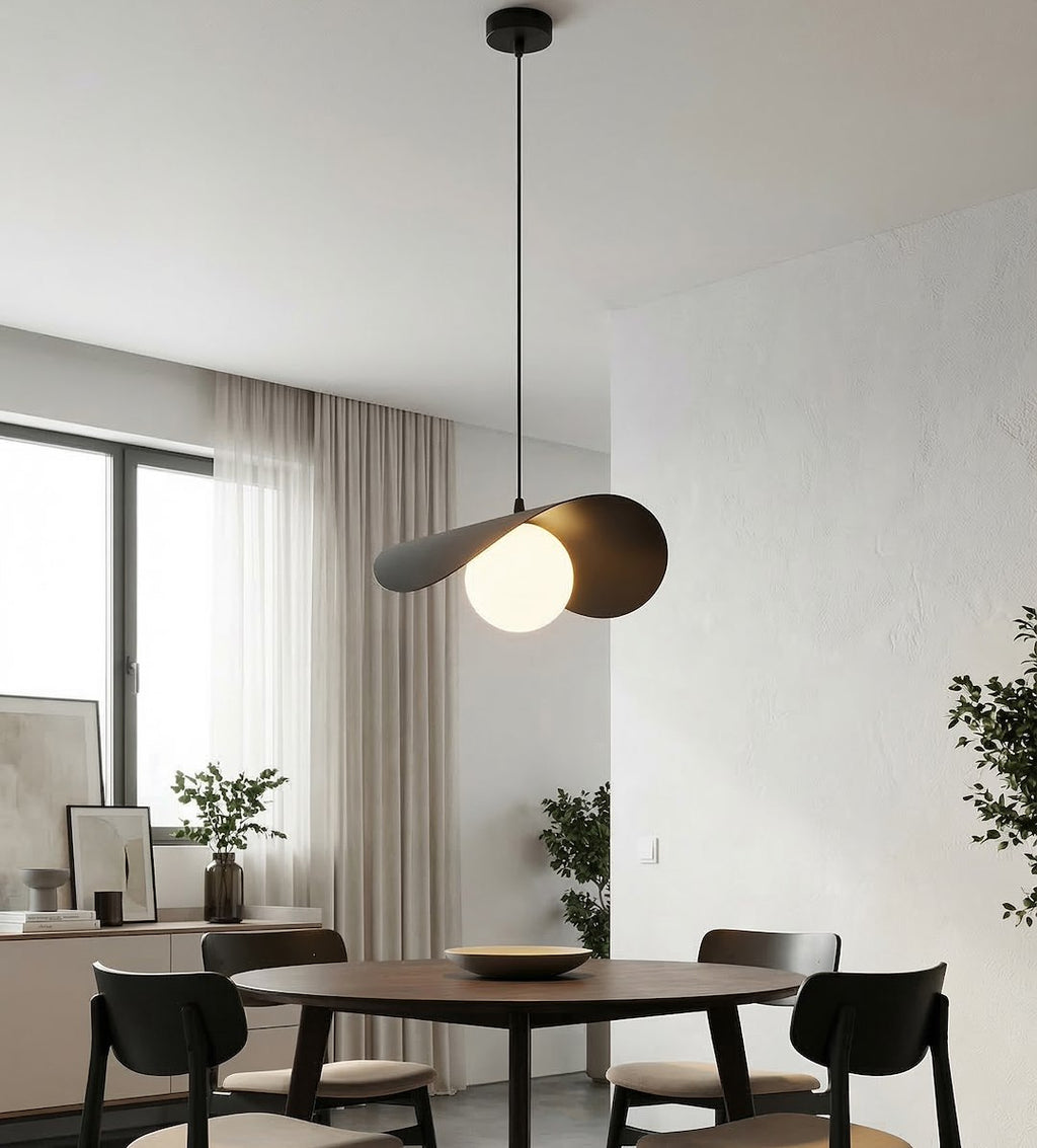 Hanglamp gepoedercoat staal en glas Ritual modern zwart met witte glazen bol, G9 – eettafel en woonkamer