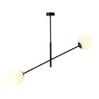 Zwarte hanglamp met dwarsbalk en twee ronde witte glazen kappen aan een dunne stang