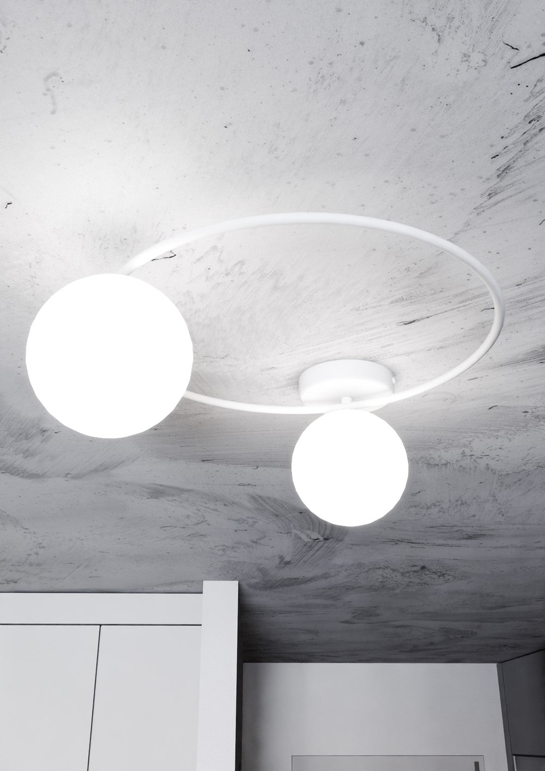 Plafondlamp gepoedercoat staal en glas Sopra 2 minimalistisch wit, 2 lichtpunten E14, breedte 47 cm