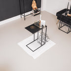 Bijzettafel metaal zwart, industrieel C-vorm design, 45 x 30 x 60 cm, voor naast de bank