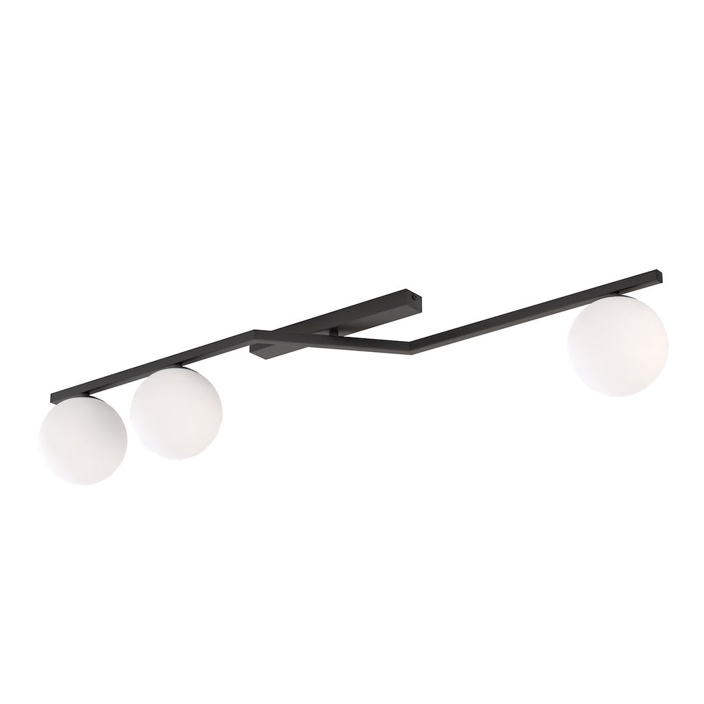 Zwarte plafondlamp met meerarmig frame en drie matte witte bolkappen