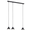 Zwarte hanglamp met drie conische kappen aan een langwerpige plafondplaat