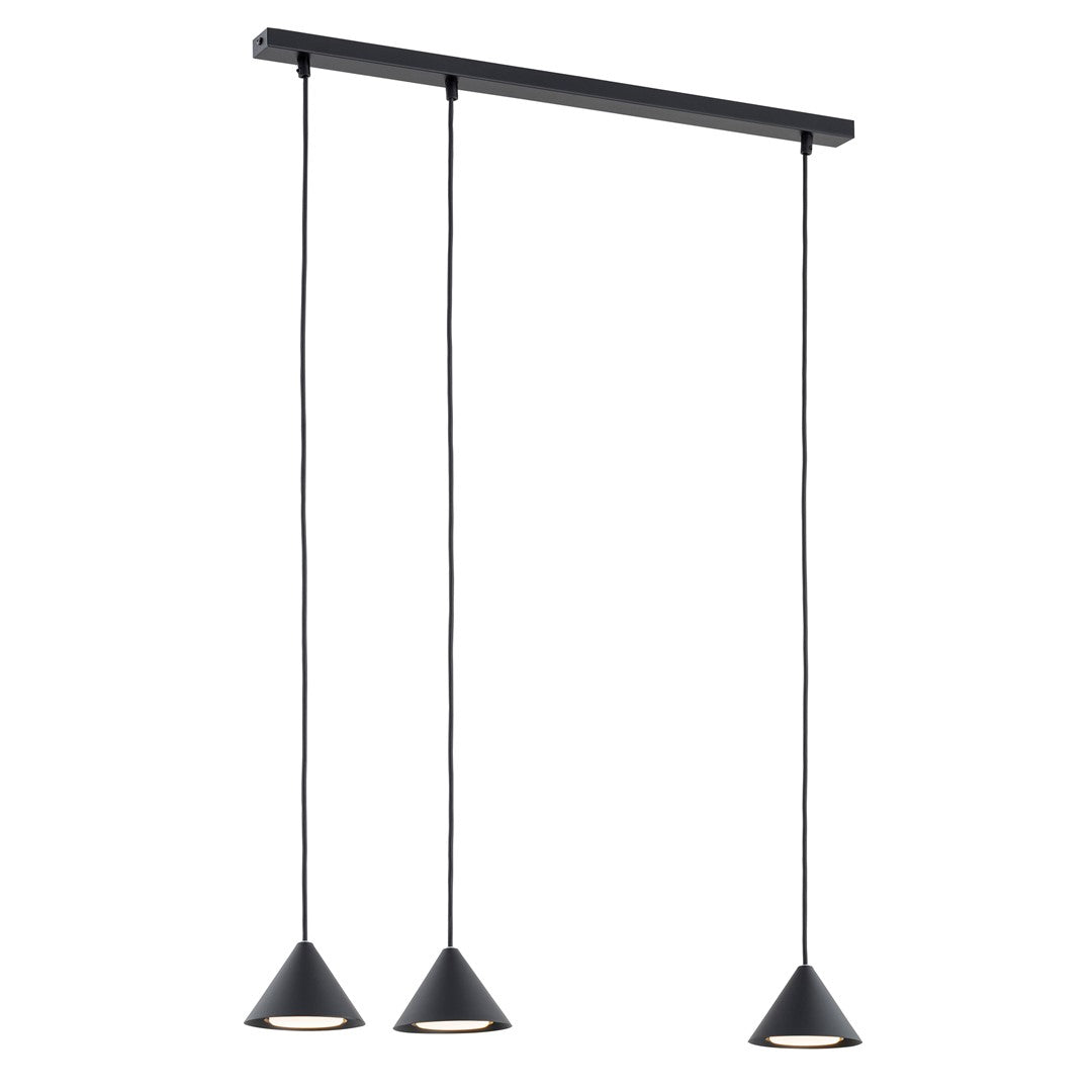 Zwarte hanglamp met drie conische kappen aan een langwerpige plafondplaat