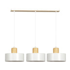 Witte hanglamp met drie metalen kappen, houten accenten en een langwerpige plafondplaat van hout en wit metaal