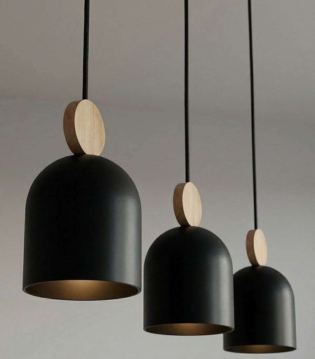 Hanglamp 3 lichts gepoedercoat staal en hout, Scandinavisch Mesi, zwart, 66 cm breed, voor kookeiland