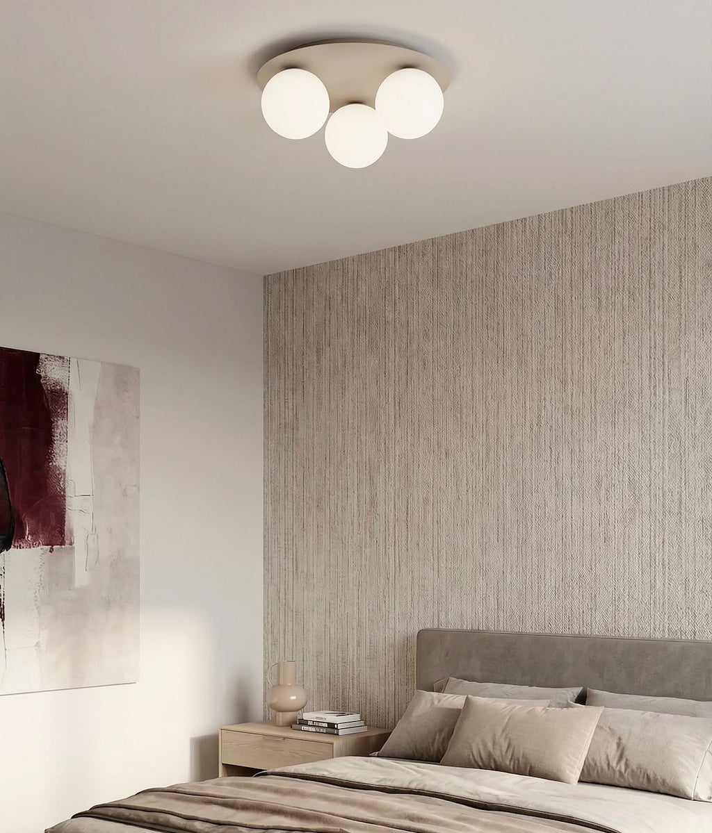 Plafondlamp Solar 3 gepoedercoat staal en glas, modern, beige met witte bollen Ø 14 cm, 3 lichtpunten E14