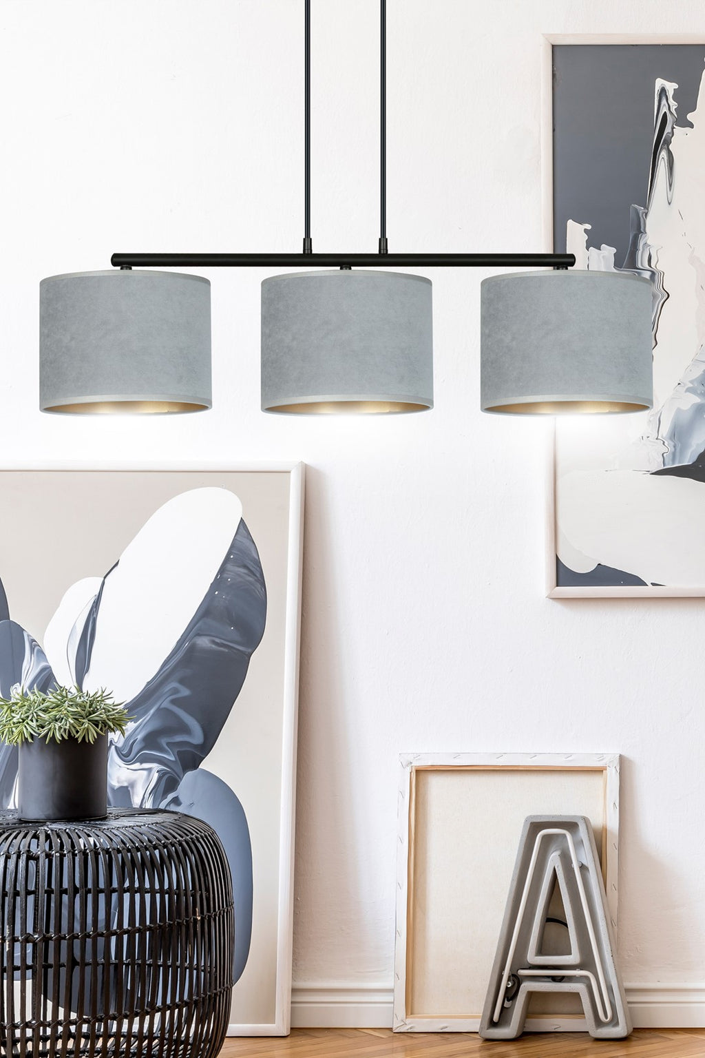Hanglamp gepoedercoat staal en stof Hilde, minimalistisch, zwart met grijze kappen, 72 x 100 cm, 3 lichtpunten