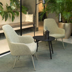 Loungefauteuil vierpoot bouclé gerecycled LoLa, lage zitting, saliegroen met metalen poten