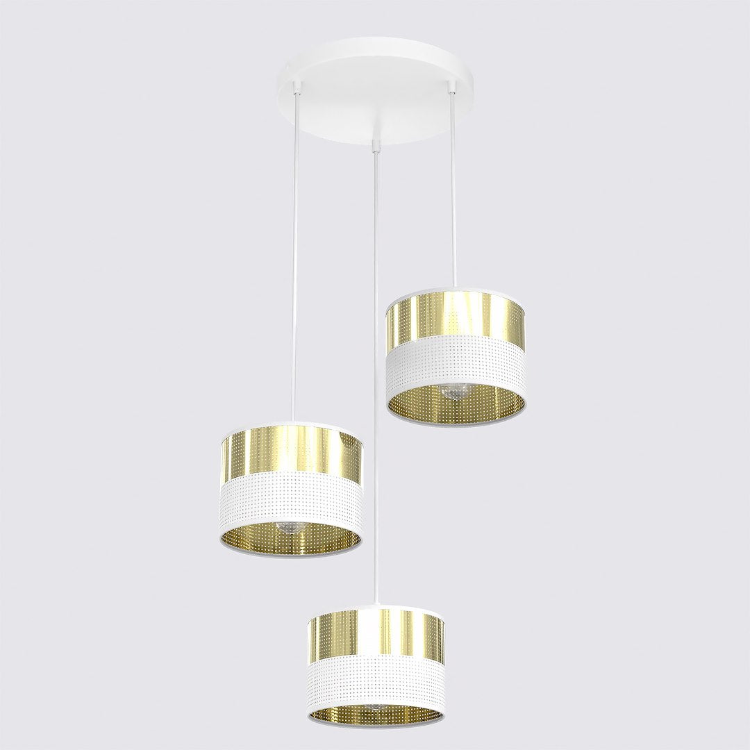 Hanglamp met drie cilindrische kappen in wit en goud aan een rond wit plafondplaatje