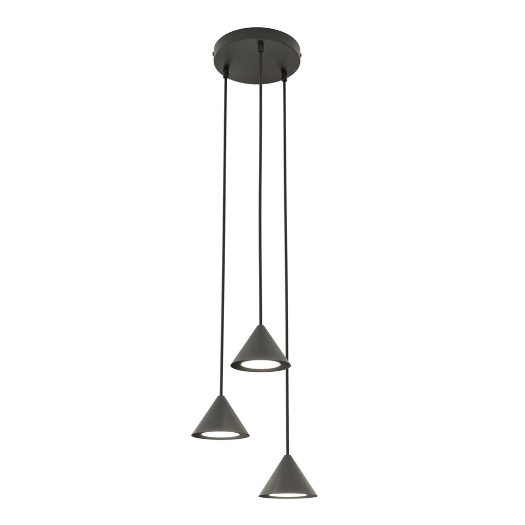 Zwarte hanglamp met ronde plafondplaat en drie kegelvormige kappen op verschillende hoogtes
