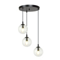 Zwarte hanglamp met drie transparante glazen bolkappen op verschillende hoogtes aan een ronde plafondplaat