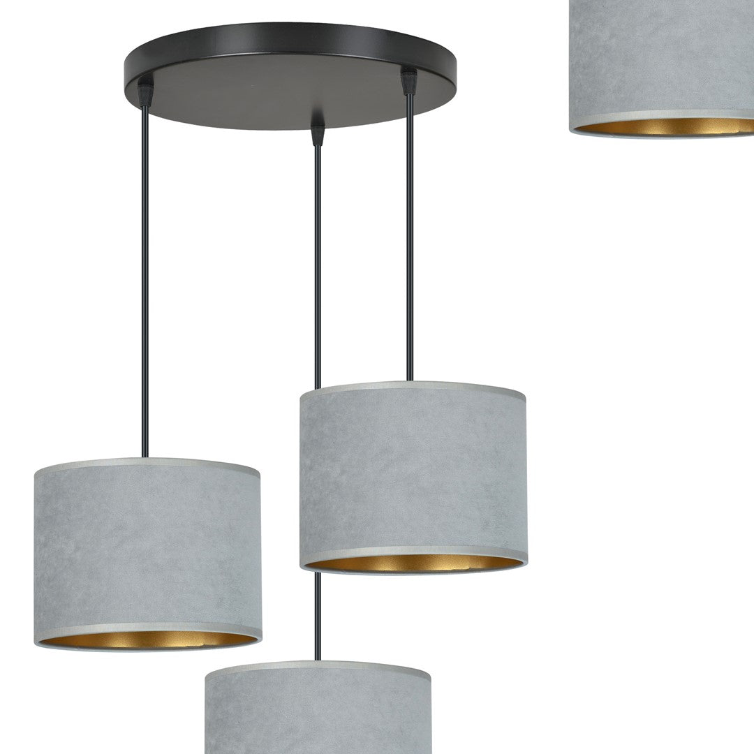 Hanglamp 3 lichts gepoedercoat staal en stof Hilde grijs met gouden binnenzijde, ronde canopy, eettafel