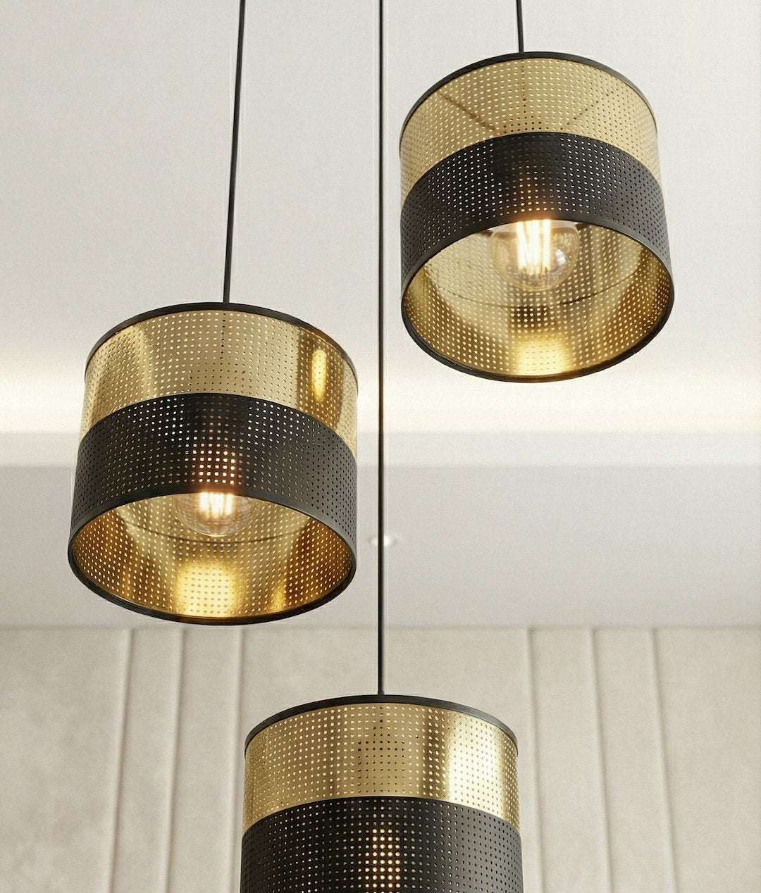 Hanglamp gepoedercoat staal Lux, zwart met goud, 3 lampen, stoffen kap Ø 20 cm, voor eettafel en keukeneiland