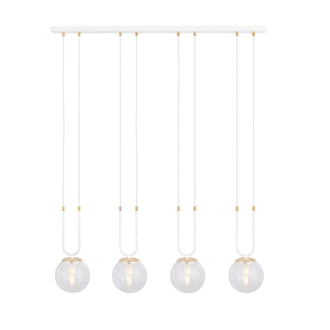 Witte hanglamp met vier ronde transparante glazen kappen en gouden details aan een lange plafondplaat