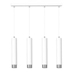 Witte hanglamp met vier buisvormige kappen met chroomaccenten aan een smalle witte plafondbalk