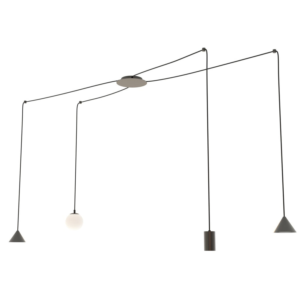 Zwarte spider-hanglamp met vier snoeren, twee kegelkappen, een witte glazen bol en een cilinder aan een ronde plafondplaat