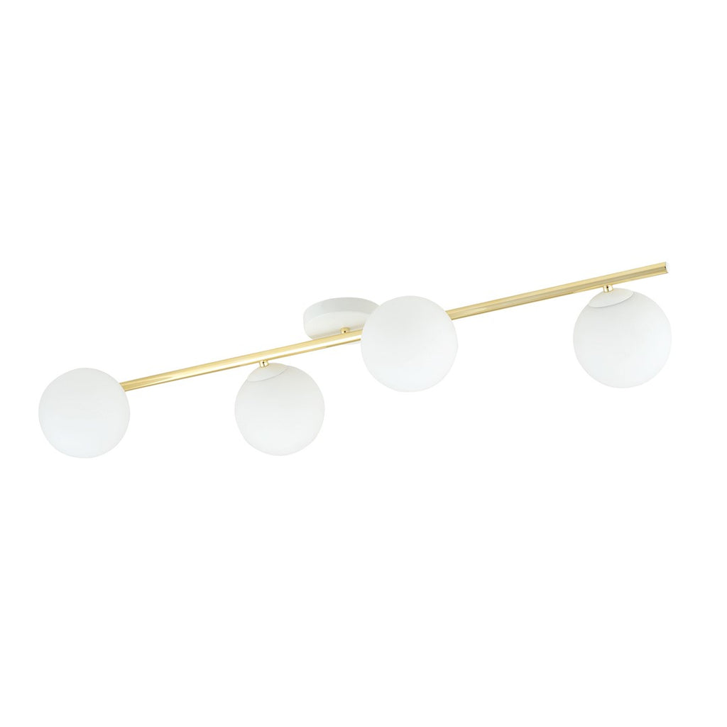 Plafondlamp met gouden buis en vier witte glazen bollen op een witte montageplaat