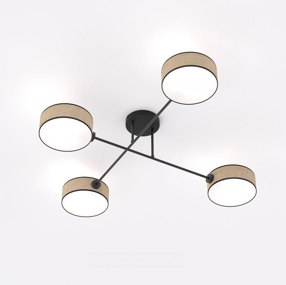 Vierarmige plafondlamp met zwart frame en vier cilindervormige kappen met rotanpatroon