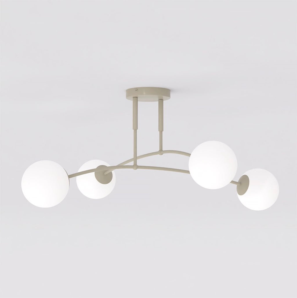 Beige plafondlamp met boogvormig frame en vier witte glazen bollen
