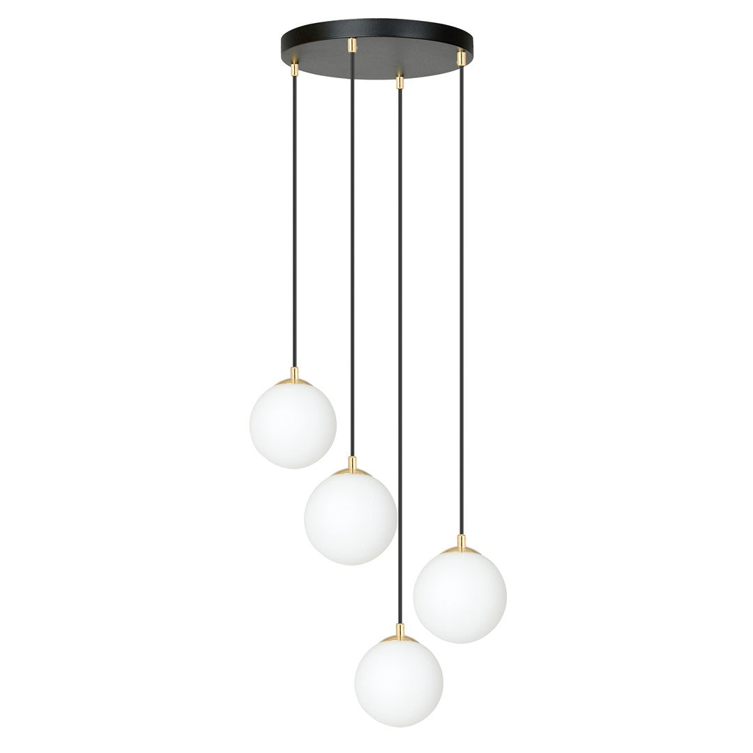 Hanglamp met vier witte glazen bollen op zwarte snoeren aan een ronde zwarte plafondplaat met goudkleurige details