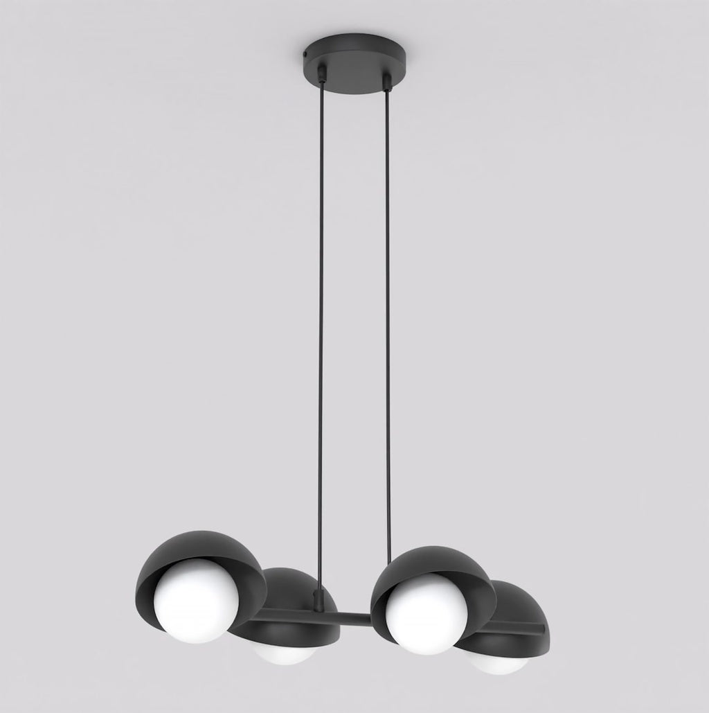 Zwarte hanglamp met vier halfbolvormige kappen en witte lichtbollen aan twee dunne ophangsnoeren