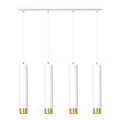 Witte hanglamp met vier buisvormige kappen met gouden accenten aan een rechte plafondbalk