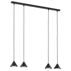 Zwarte hanglamp met vier kegelvormige kappen aan een lange smalle plafondbalk