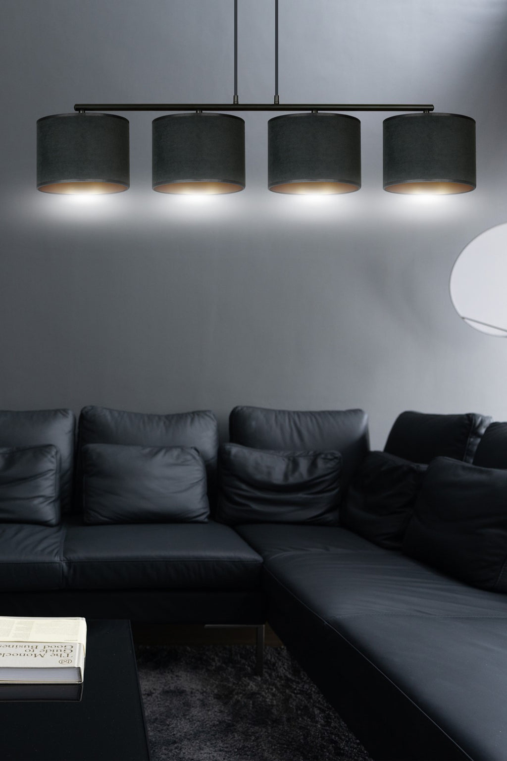 Hanglamp gepoedercoat staal en stof Hilde zwart met gouden binnenkant, 4 kappen Ø 20 cm, eettafel
