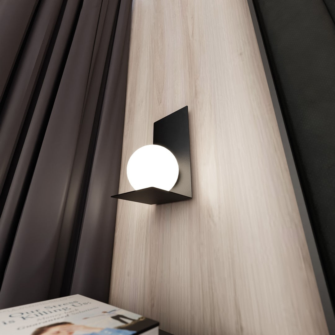 Wandlamp minimalistisch gepoedercoat staal en glas, zwart met witte glazen kap Ø 14 cm, 15 x 30 cm, voor gang en trap